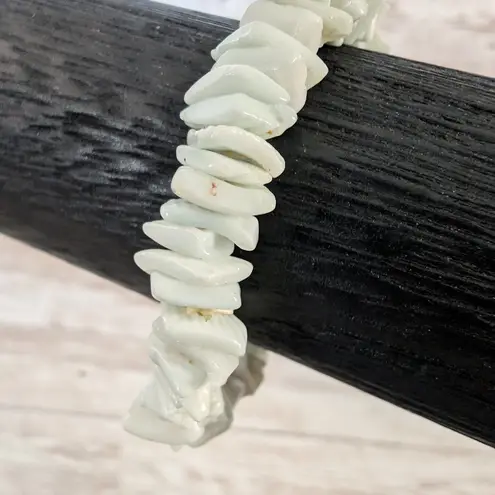 Vintage Stretch Bracelet Very Pale Green