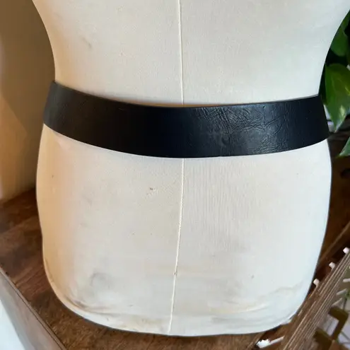 NWT Womens Black Faux Leather Belt Sparkling Rhinestone Oval Buckle Size S Chic