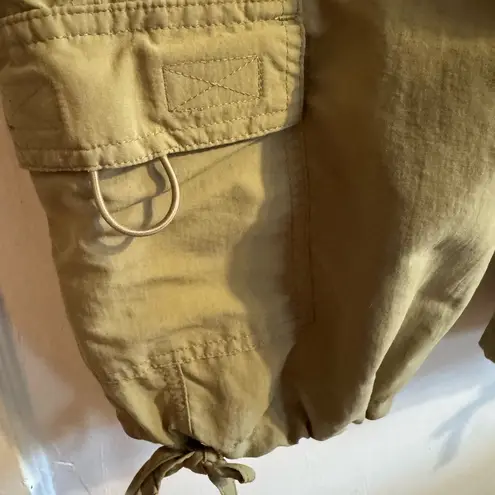 World Wide Sportsman Womens Khaki Cargo Capri Pants Size 10 Drawstring Waist Tan