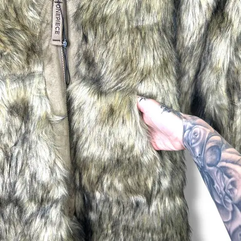 ONEPIECE NWOT Good Hair Day Brown Faux