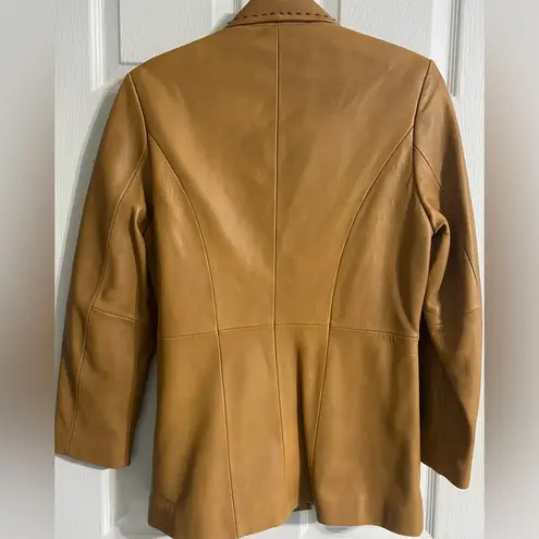 Juliet Michelle Tan Leather Jacket with Notched Lapels and Tailored Silhouette