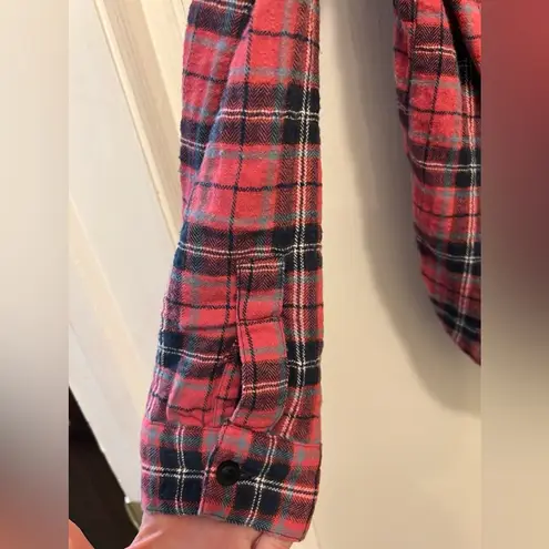 Acemi - Pink & Navy Plaid Flannel Shirt (EUC) Medium
