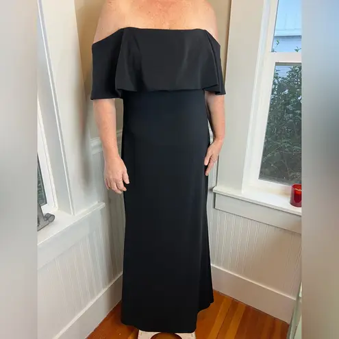 Badgley Mischka Black Grommet Gown Size 16 black tie event dress