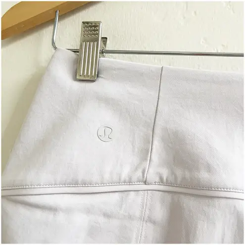 Lululemon In Power Mid Rise Short 8" Women Size 6 Color Dune Athleisure Casual