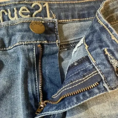 Rue 21 Rue‎ 21 Denim Cutoff Jean Shorts with Cream Lace Crochet Accent Size 9-10