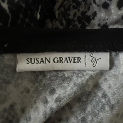 Susan Graver Shirt Womens Large Gray Black Snake Print Surplice Edgy Rocker