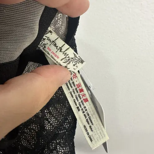 Free People  Bralette Womens Small Black Lace Intimately V Wire‎ Mesh Lined NWT