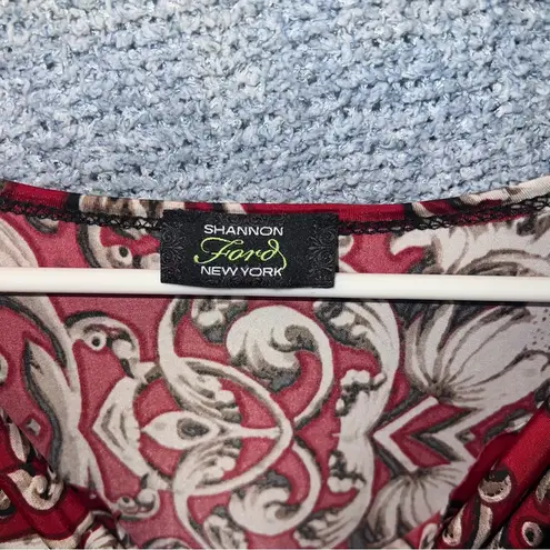 Red Sleeveless Blouse with Gold Chain Print all over Size XL