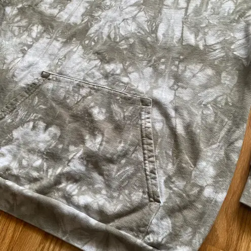 TIE DYE CIRCLE LOGO IN GREY CRYSTAL WASH