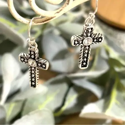kim rogers Earrings NWT Cross Silver Tone Antique Textured Dangle