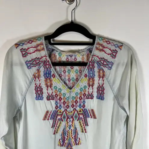 Soft Surroundings EMBROIDERED Mixteca TUNIC Top Size XS TENCEL Chambray V-NECK