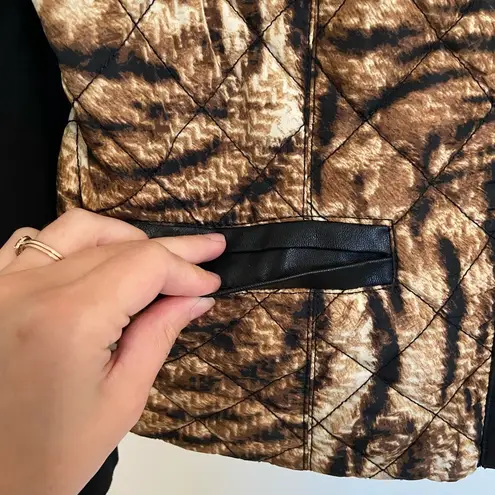 EUC | Ruby Rd women’s animal print quilted‎ black zip jacket — size 14 - Image 4