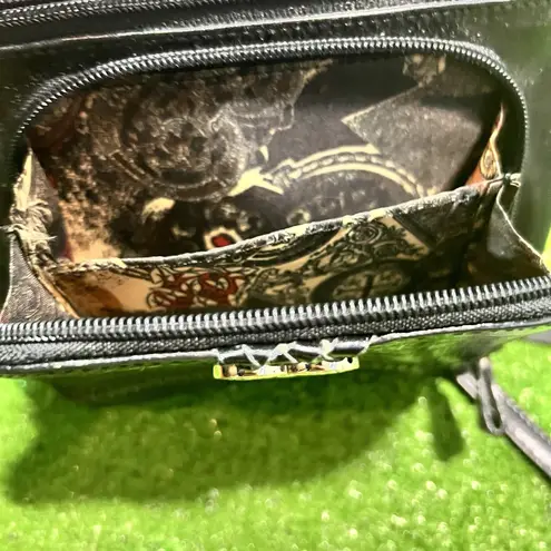 Vintage Women's Western Purse EUC black Satchel Faux Gator Heart Buckle 90s