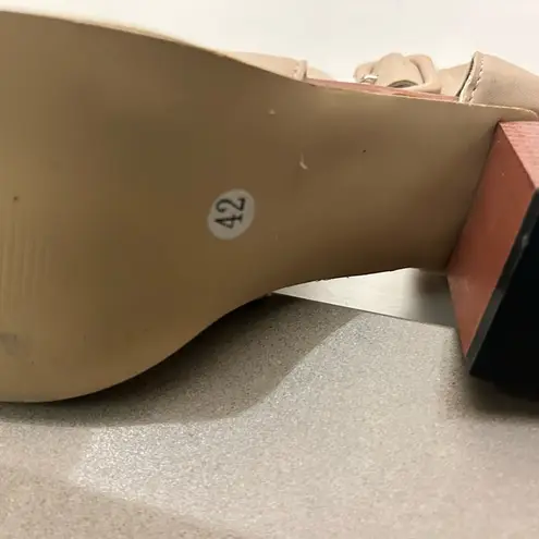 Chic Beige Strappy Heeled Sandals size 42 or 10