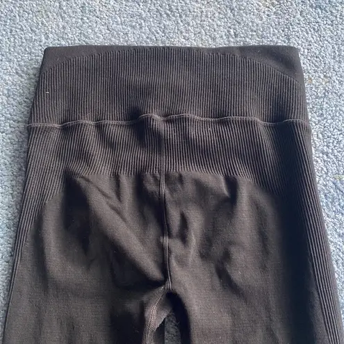 Lululemon Leggings Black with rubbing details