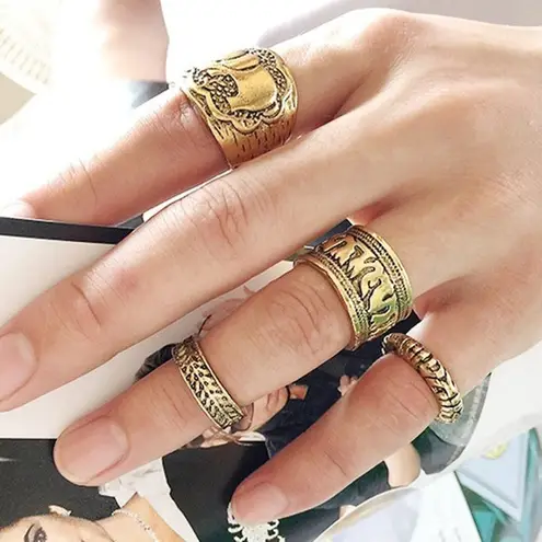 Boutique 🐘 4pc Boho Elephant Gold Midi Rings Bohemian New