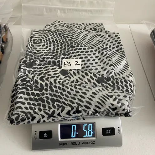 EUC Vintage Roth LeCovan women’s black white collared button front blouse M/L Size M