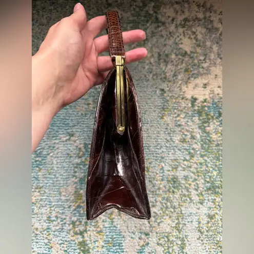 Vintage 50/60s Bellestone brown alligator leather clasp frame purse