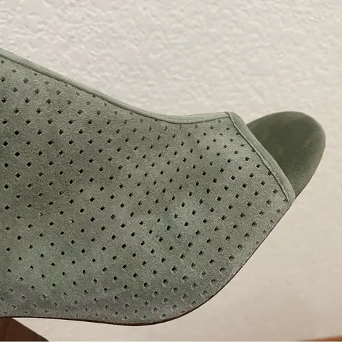 White House | Black Market  “Mackenna” Green Suede Perforated Heels Mules Size 8M
