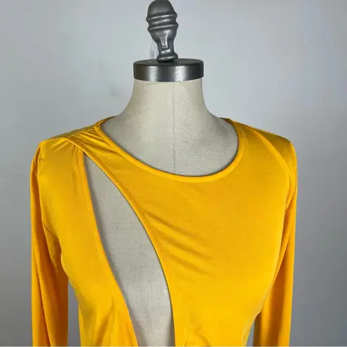 Urban Outfitters  Elle Keyhole Wrap Top