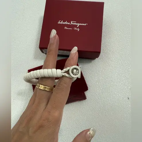 Salvatore Ferragamo Ferragamo Salvatore Off-White Gancini Calfskin Bracelet/L7.5”
