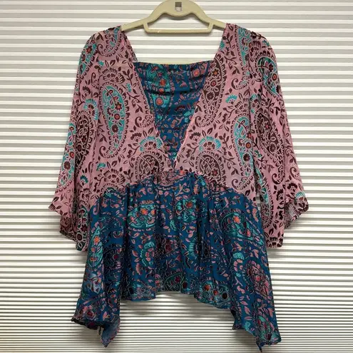 Floreat Valo Burnout Velvet Print Silk
Blend Asymmetrical Hem Blouse Pink Size XS