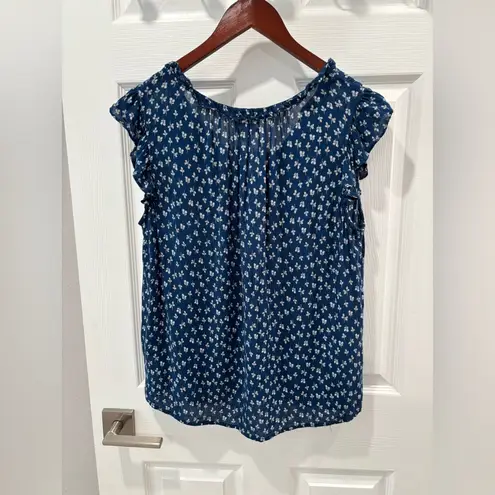 Anthropologie Velvet by Graham & Spencer Blue and White Floral Ruffle Top size Size M