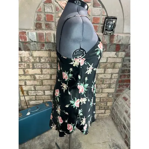 negligee nightgown satin floral roses cupid black pink green Size M