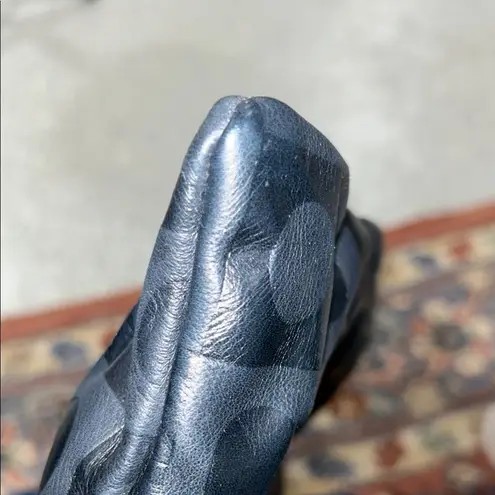 Andre Oliver Navy Blue Shoulder Bag with Snap Closure Gold