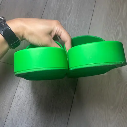 Bottega Veneta green rubber embossed slides pool casual designer size 37