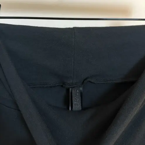 SKIMS Foldover Pants in Soot Black Size Medium