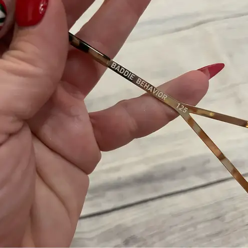 Quay Australia  Baddie Behavior Sunglasses