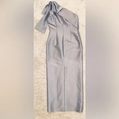 Sachin + Babi NWOT BONNIE one shoulder bow sliver gown Sz 12