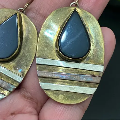 Onyx Vintage Modernist Black  Hammered Metal Brass & Silver-tone Oval Earrings