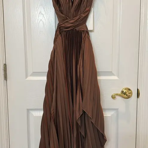 Mac Duggal NWT 11687 Brown Pleated Feather Cap Sleeve Open Back Gown Size 4