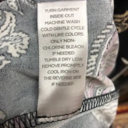 Avenue Flowy dress Round neck, Short sleeves, Purple, black, white ,tan 22/24 Size undefined