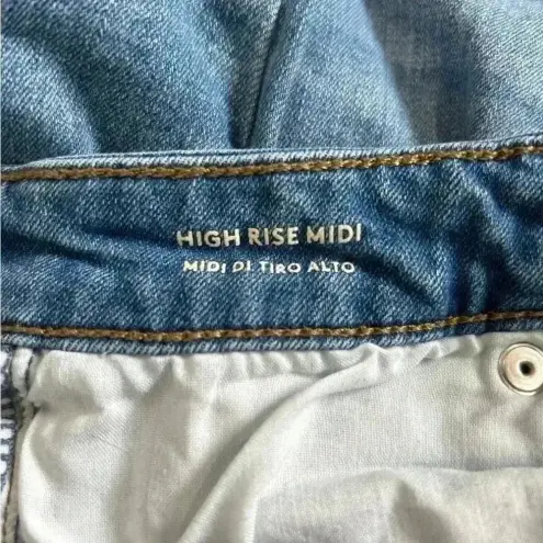 Universal Threads  high rise midi blue button front shorts in size 2 / 26 - Image 3