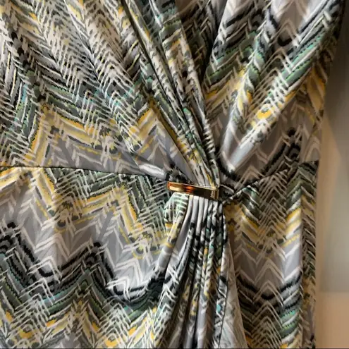 Soho Apparel LTD. Grey Multicolor Chevron V Neck Dress size Small