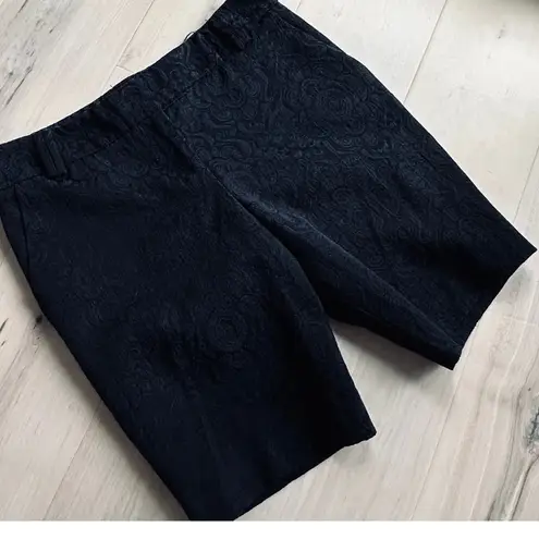 Womens Shorts Size 4 Black Brocade Goth Witchy Low Rise Knee length