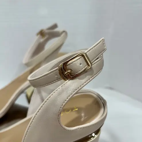 Torgeis Womens Candida Heeled Sandals. Size 9M Color: Cream