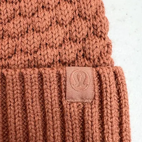 Lululemon  Bubble Knit Pom Beanie Pink Savannah Hat Merino Wool Blend Textured