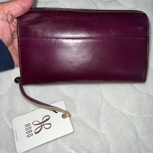 HOBO Rider Wallet Plum Purple Leather Trifold Magnetic Closure Card Holder Chic