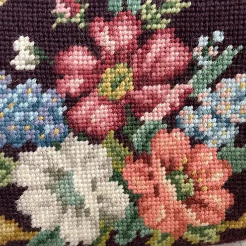 Vintage 60s Needlepoint Floral Purse Dark Brown Clamshell Clasp