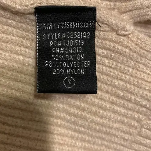 Cyrus Women’s Beige Long sleeve Pullover Sweater