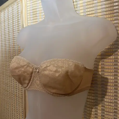 Maidenform Pretty Shapely Cream Strapless Underwire Bra Vintage 1970s 34C