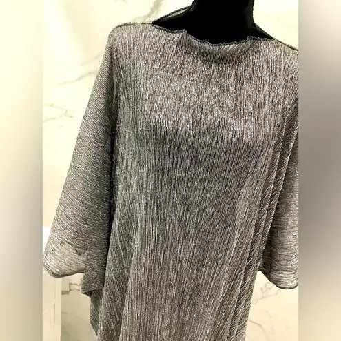 Dressy silvery poncho/ cover up RARE TO FIND💖 Silver Size undefined