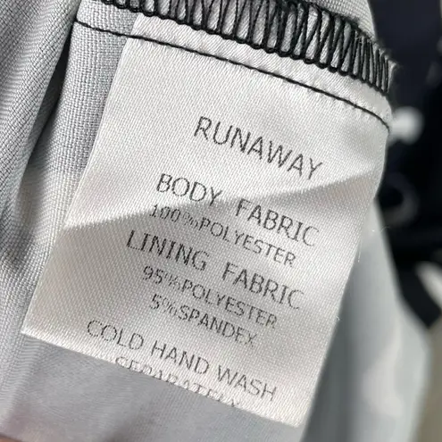 RUNAWAY THE LABEL Maxi Dress Size Large US 8 Black White Floral Key Hole Cutout