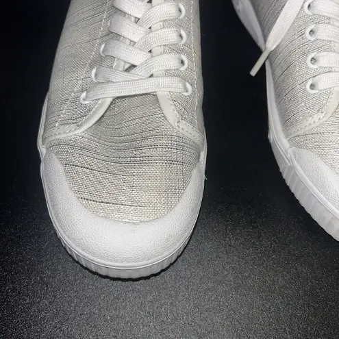 Spring Court Gray Silver Printed Linen G2 Low