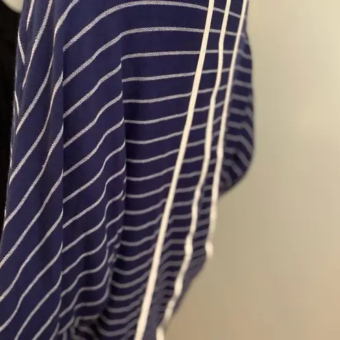 Tart Open Front Cape‎ by 