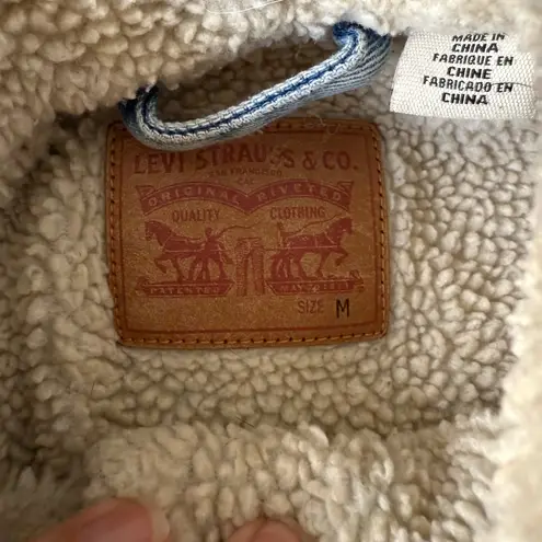 Levi's  Ex-Boyfriend Trucker Denim Jacket with Rose Embroidery Sherpa Medium - Image 8